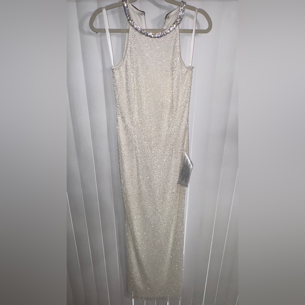 Elegant White Sleeveless Dress
